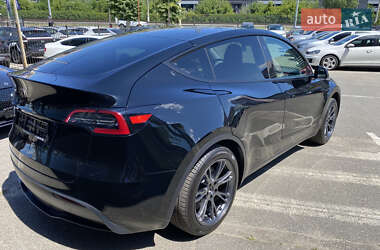 Позашляховик / Кросовер Tesla Model Y 2024 в 