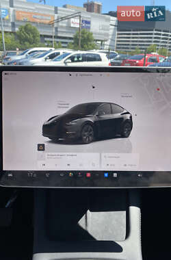 Позашляховик / Кросовер Tesla Model Y 2024 в 
