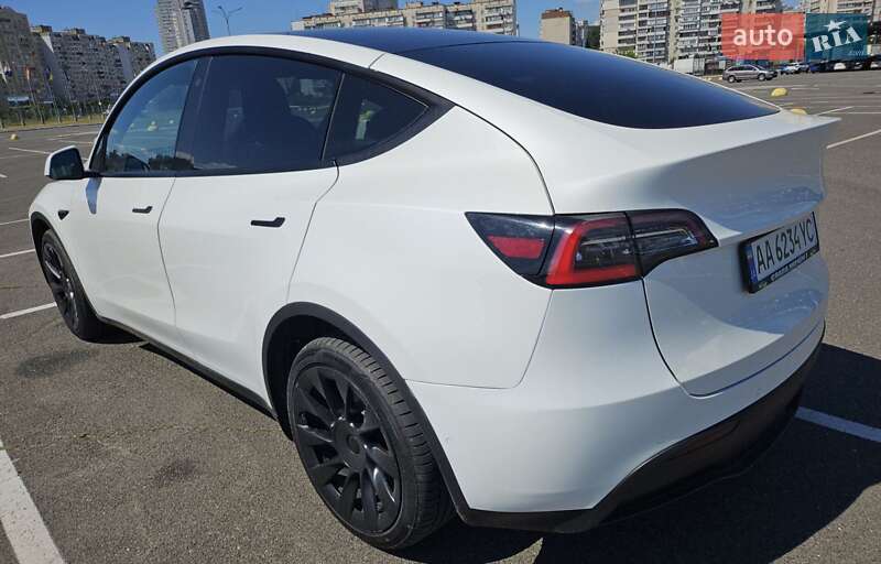 Внедорожник / Кроссовер Tesla Model Y 2020 в Киеве