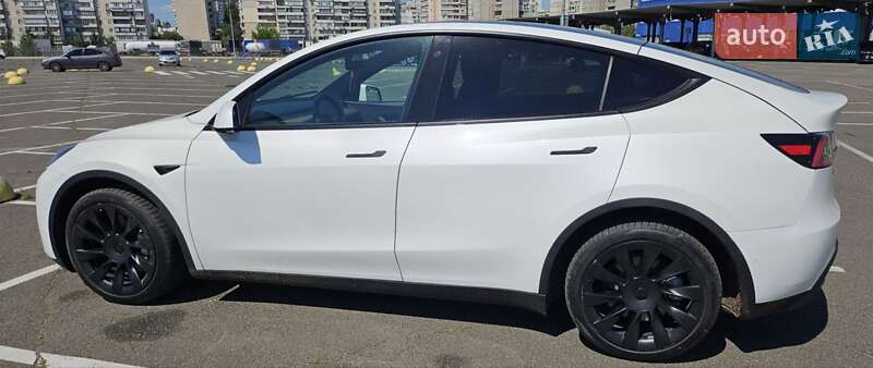 Внедорожник / Кроссовер Tesla Model Y 2020 в Киеве