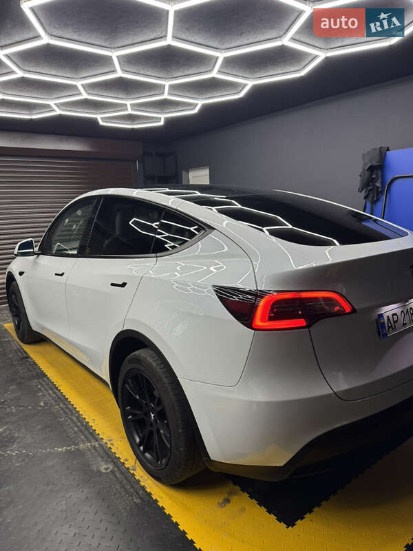 Внедорожник / Кроссовер Tesla Model Y 2023 в Запорожье