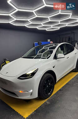 Позашляховик / Кросовер Tesla Model Y 2023 в 