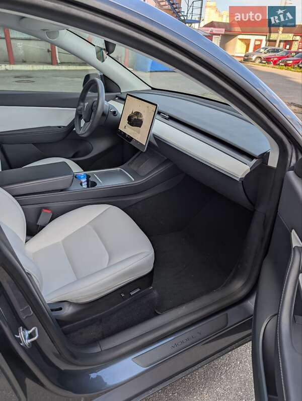 Внедорожник / Кроссовер Tesla Model Y 2022 в Киеве