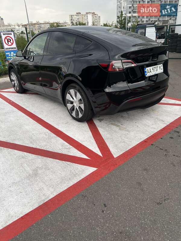 Внедорожник / Кроссовер Tesla Model Y 2024 в Киеве
