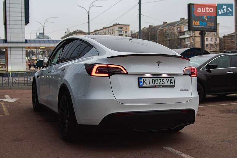 Внедорожник / Кроссовер Tesla Model Y 2022 в Киеве