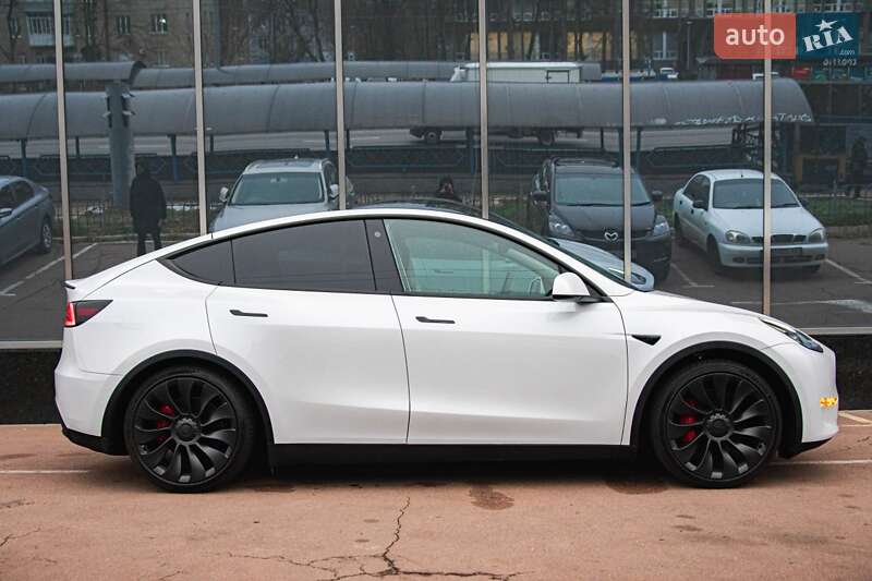 Внедорожник / Кроссовер Tesla Model Y 2022 в Киеве