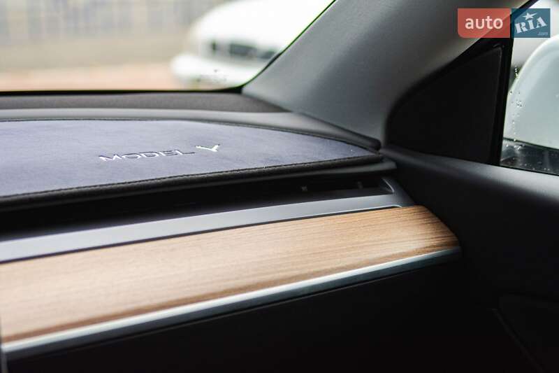 Внедорожник / Кроссовер Tesla Model Y 2022 в Киеве