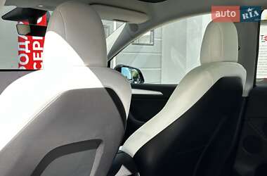 Позашляховик / Кросовер Tesla Model Y 2023 в 