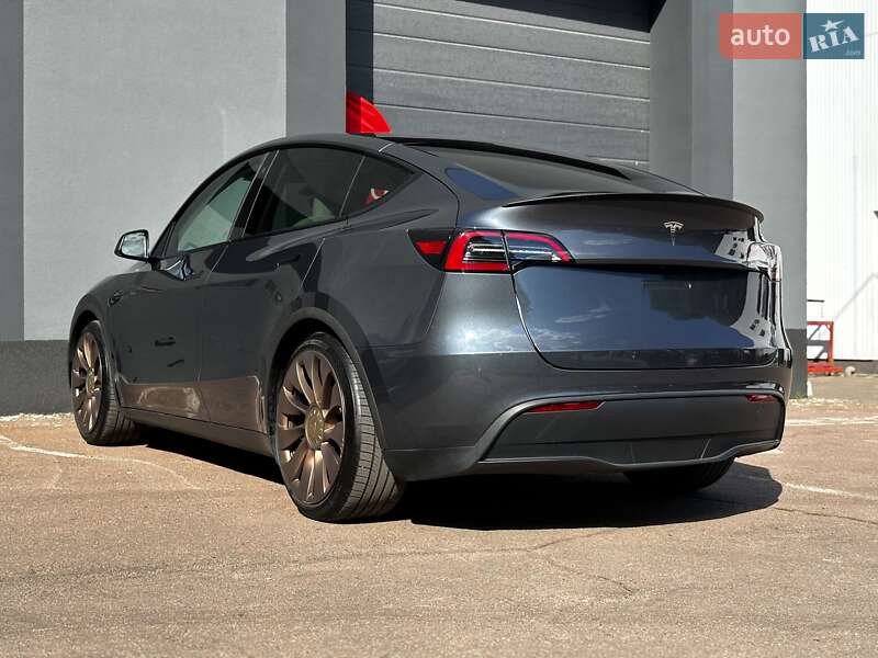 Внедорожник / Кроссовер Tesla Model Y 2023 в Киеве