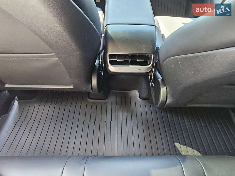 Внедорожник / Кроссовер Tesla Model Y 2023 в Киеве фото 19 Внедорожник / Кроссовер Tesla Model Y 2023 в Киеве