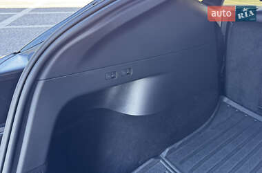 Внедорожник / Кроссовер Tesla Model Y 2021 в 