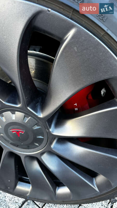 Внедорожник / Кроссовер Tesla Model Y 2021 в Хусте