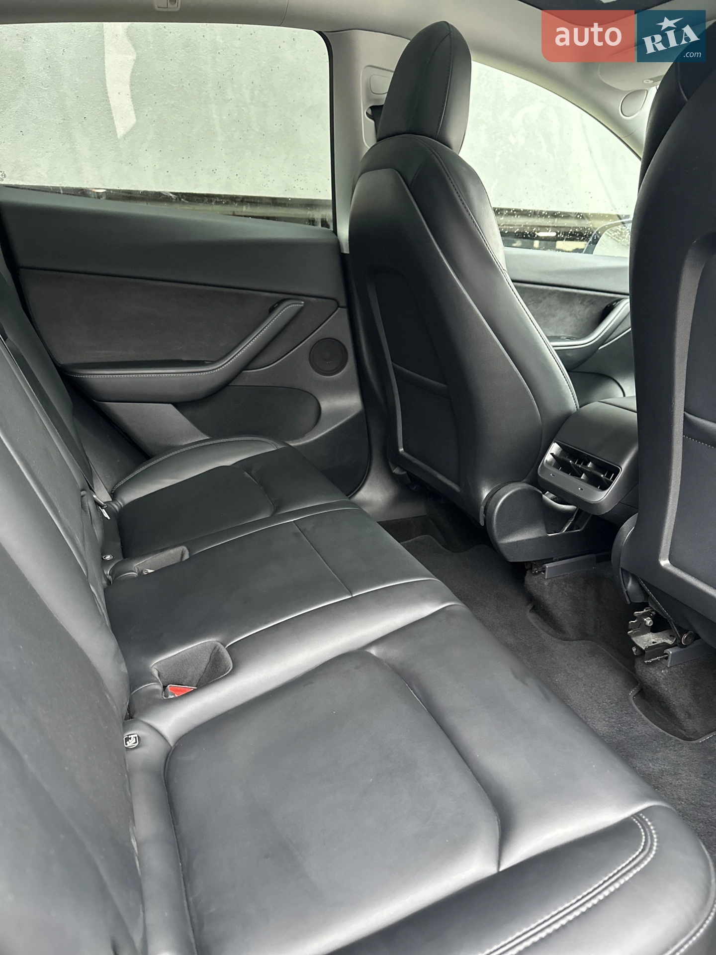 2022 Tesla Model Y - мініатюра 13