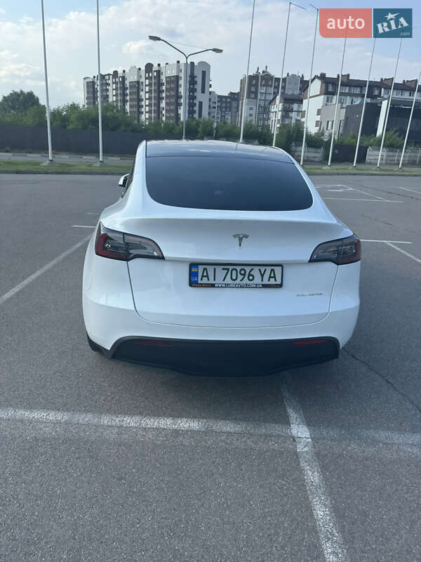 Внедорожник / Кроссовер Tesla Model Y 2023 в Киеве