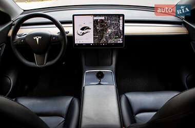 Позашляховик / Кросовер Tesla Model Y 2021 в 
