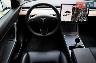 Позашляховик / Кросовер Tesla Model Y 2021 в 