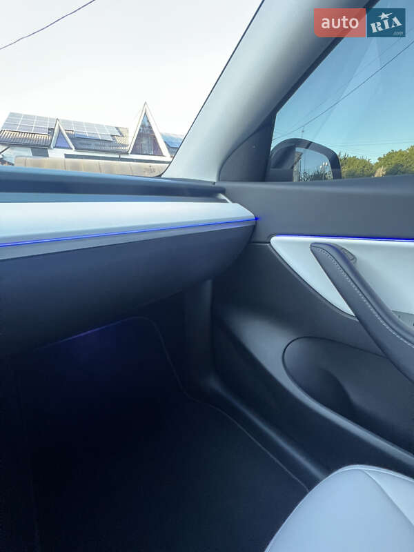 Позашляховик / Кросовер Tesla Model Y 2020 в Києві фото 10 Позашляховик / Кросовер Tesla Model Y 2020 в Києві