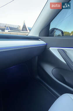 Позашляховик / Кросовер Tesla Model Y 2020 в 