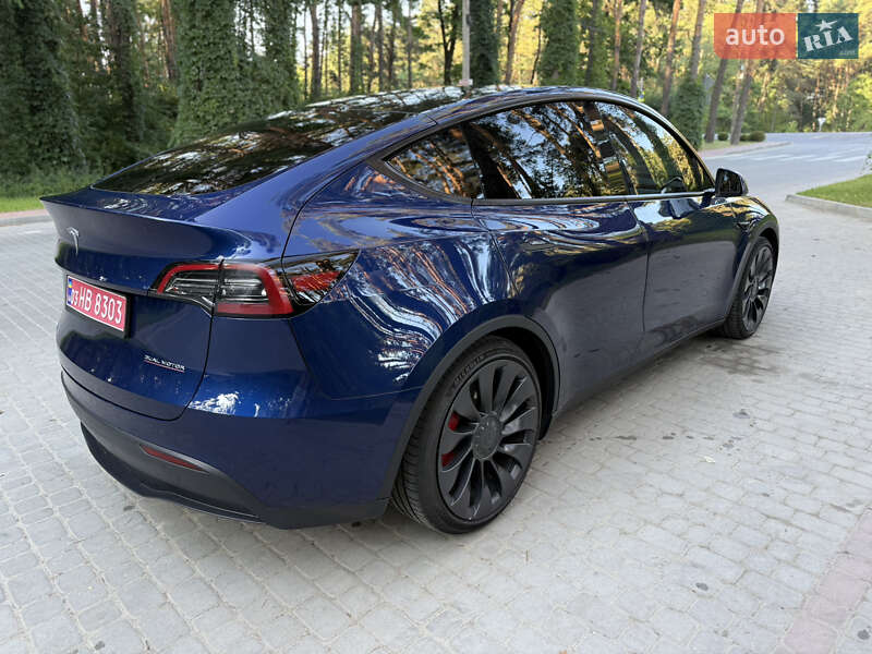 Внедорожник / Кроссовер Tesla Model Y 2023 в Львове