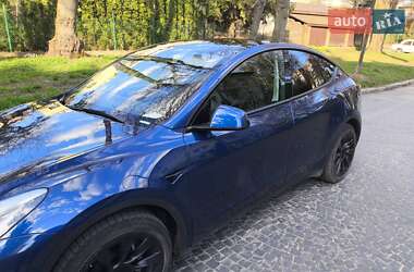 Внедорожник / Кроссовер Tesla Model Y 2021 в 
