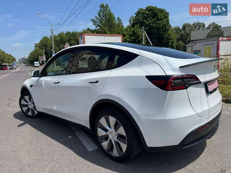 Позашляховик / Кросовер Tesla Model Y 2023 в Львові