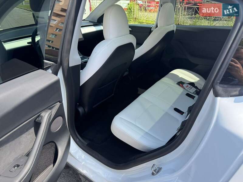 Позашляховик / Кросовер Tesla Model Y 2023 в Львові