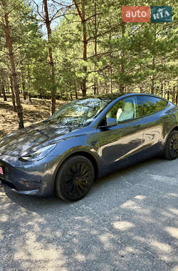 Внедорожник / Кроссовер Tesla Model Y 2023 в 