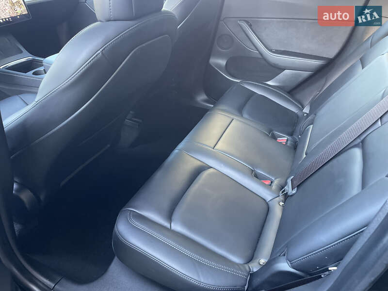 Позашляховик / Кросовер Tesla Model Y 2021 в Львові