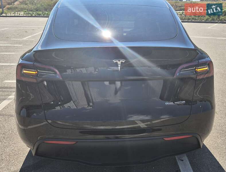 Внедорожник / Кроссовер Tesla Model Y 2024 в Киеве