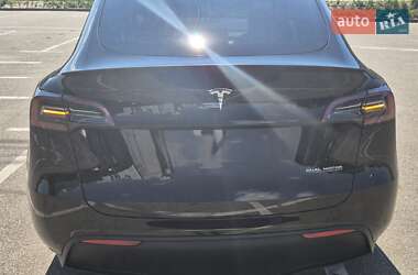 Позашляховик / Кросовер Tesla Model Y 2024 в 