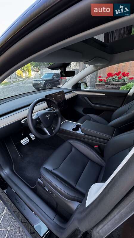 Внедорожник / Кроссовер Tesla Model Y 2024 в Киеве