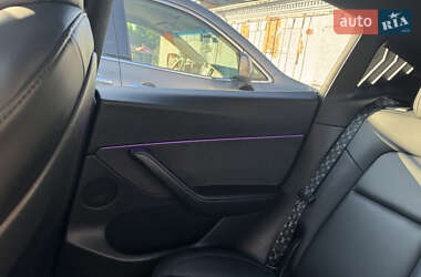 Позашляховик / Кросовер Tesla Model Y 2022 в 