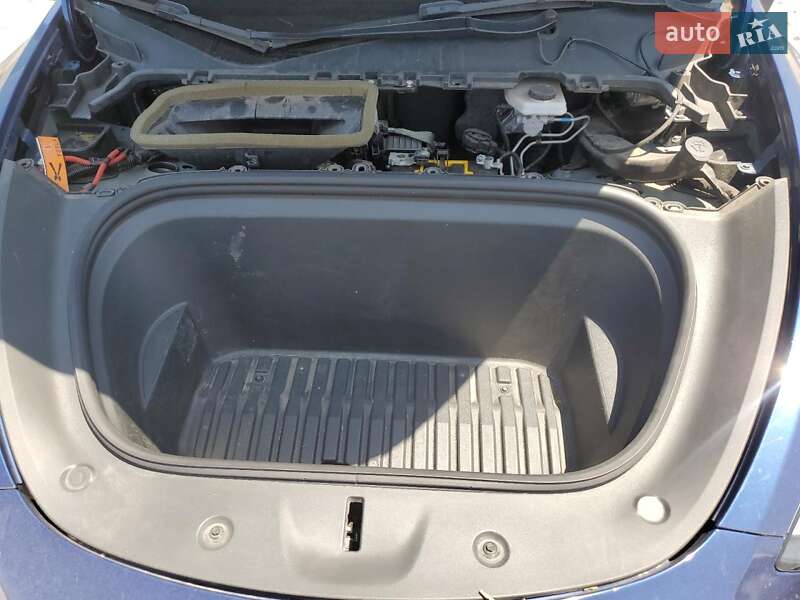 Внедорожник / Кроссовер Tesla Model Y 2021 в Черновцах