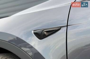 Позашляховик / Кросовер Tesla Model Y 2022 в 