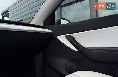 Позашляховик / Кросовер Tesla Model Y 2022 в 