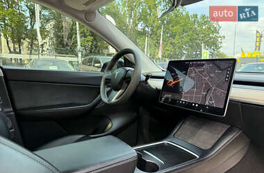 Позашляховик / Кросовер Tesla Model Y 2021 в 