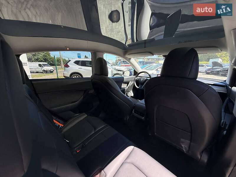 Позашляховик / Кросовер Tesla Model Y 2021 в Луцьку