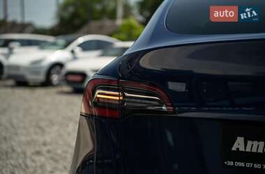 Позашляховик / Кросовер Tesla Model Y 2021 в 