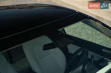 Позашляховик / Кросовер Tesla Model Y 2021 в 