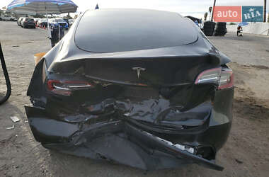 Внедорожник / Кроссовер Tesla Model Y 2021 в 