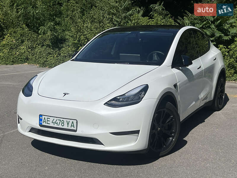 Позашляховик / Кросовер Tesla Model Y 2021 в 
