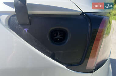 Позашляховик / Кросовер Tesla Model Y 2021 в 