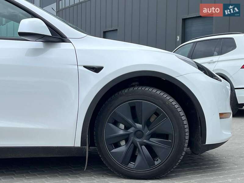 Позашляховик / Кросовер Tesla Model Y 2024 в Львові