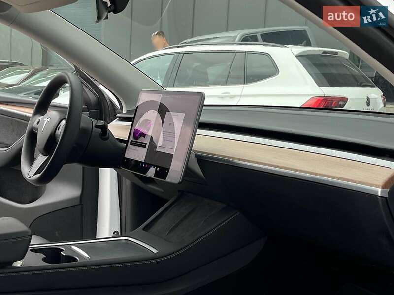 Позашляховик / Кросовер Tesla Model Y 2024 в Львові