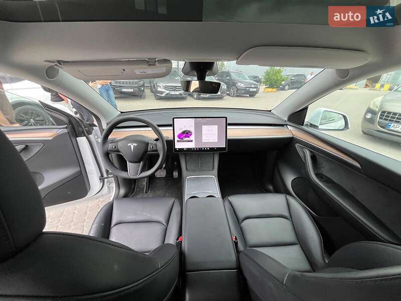 Позашляховик / Кросовер Tesla Model Y 2024 в Львові