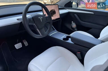 Позашляховик / Кросовер Tesla Model Y 2024 в 