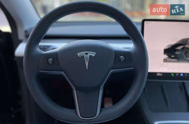 Позашляховик / Кросовер Tesla Model Y 2024 в 