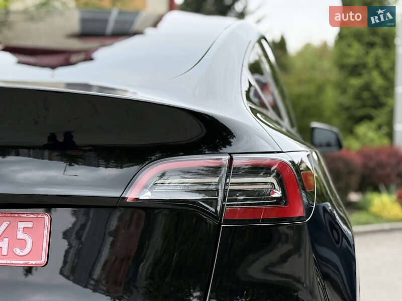 Внедорожник / Кроссовер Tesla Model Y 2023 в Тернополе