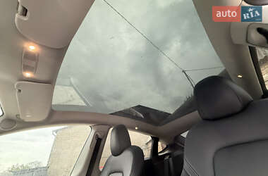 Позашляховик / Кросовер Tesla Model Y 2022 в 