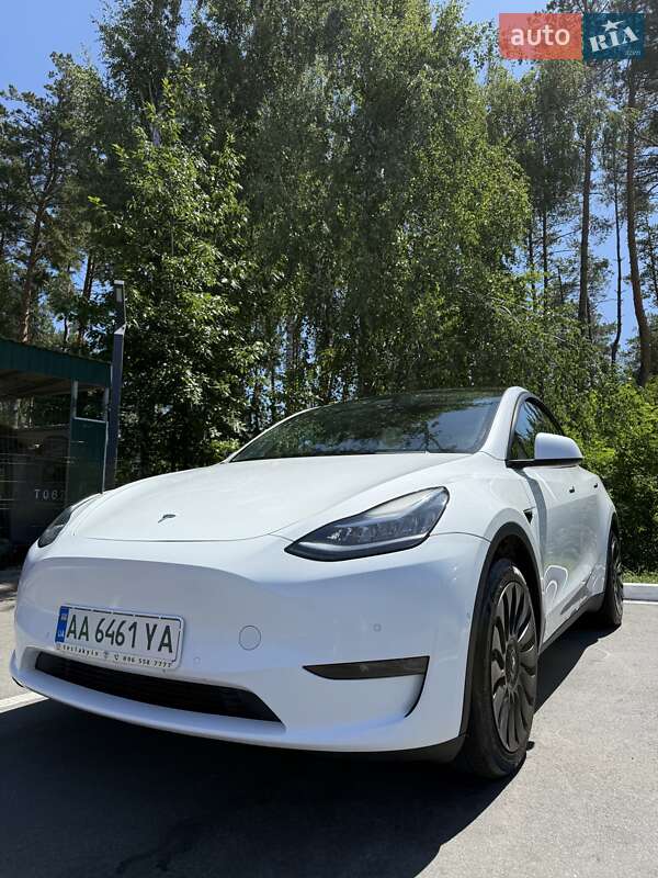 Tesla Model Y 2021